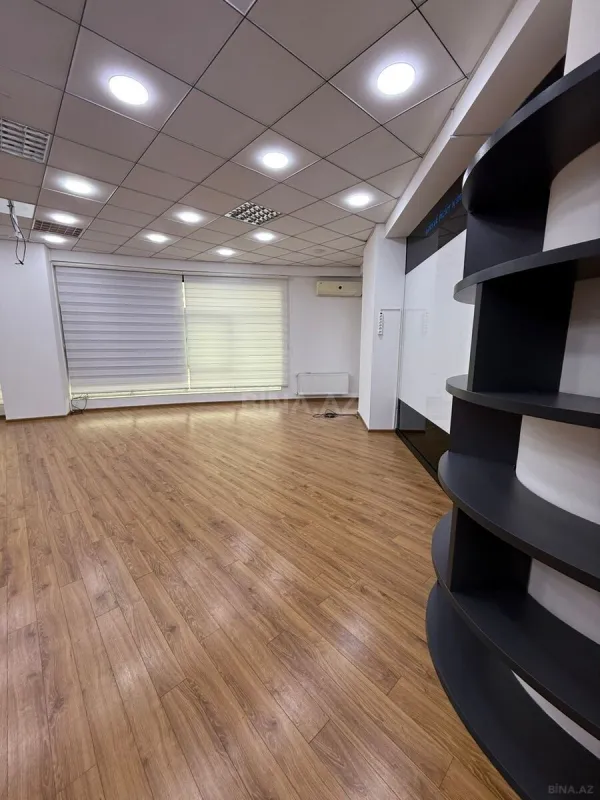 Kirayə verilir 2 otaqlı ofis 70 m²