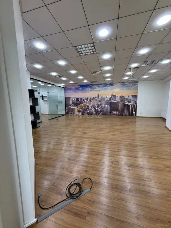 Kirayə verilir 2 otaqlı ofis 70 m²