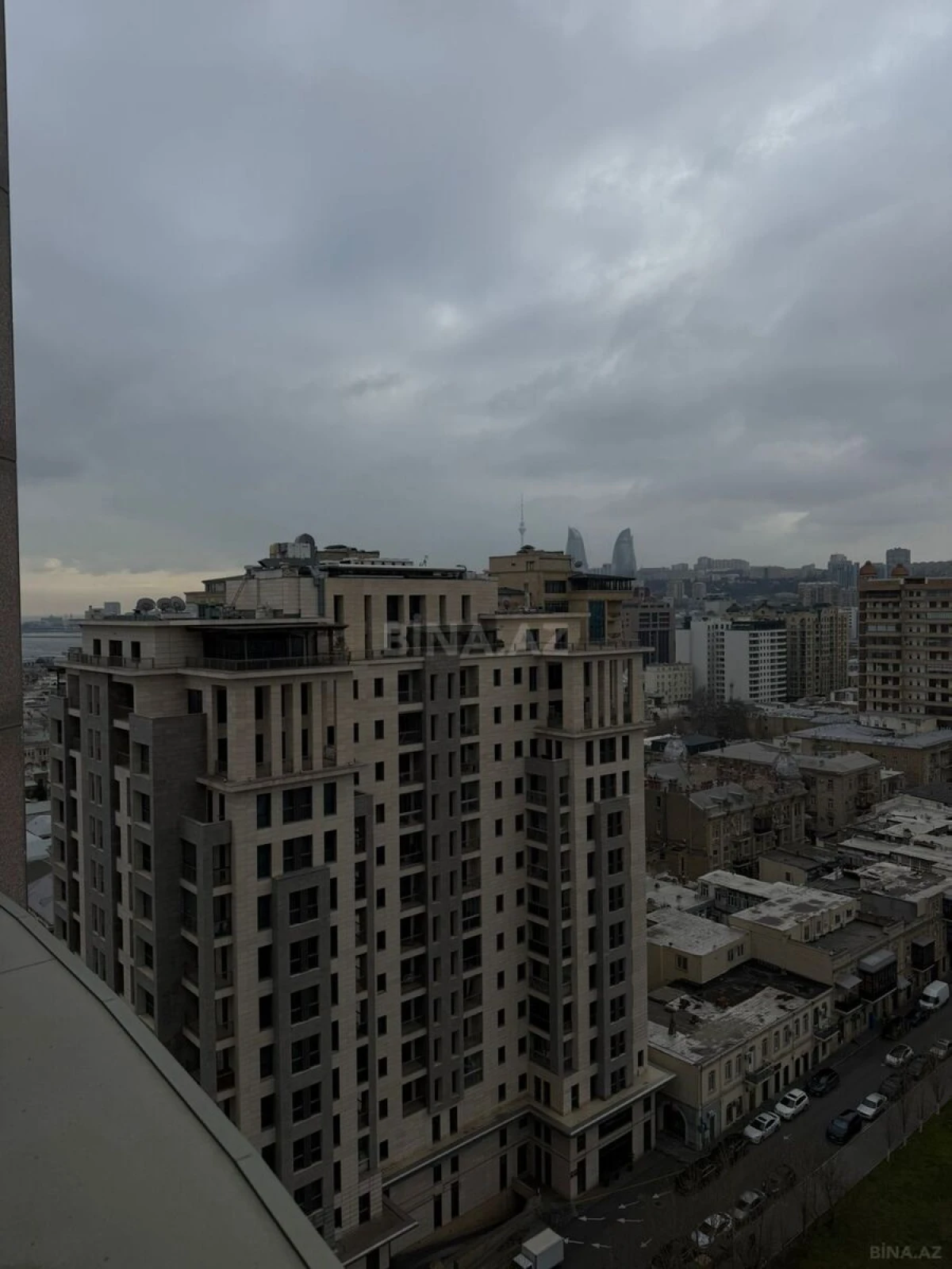 Kirayə verilir 2 otaqlı ofis 70 m²