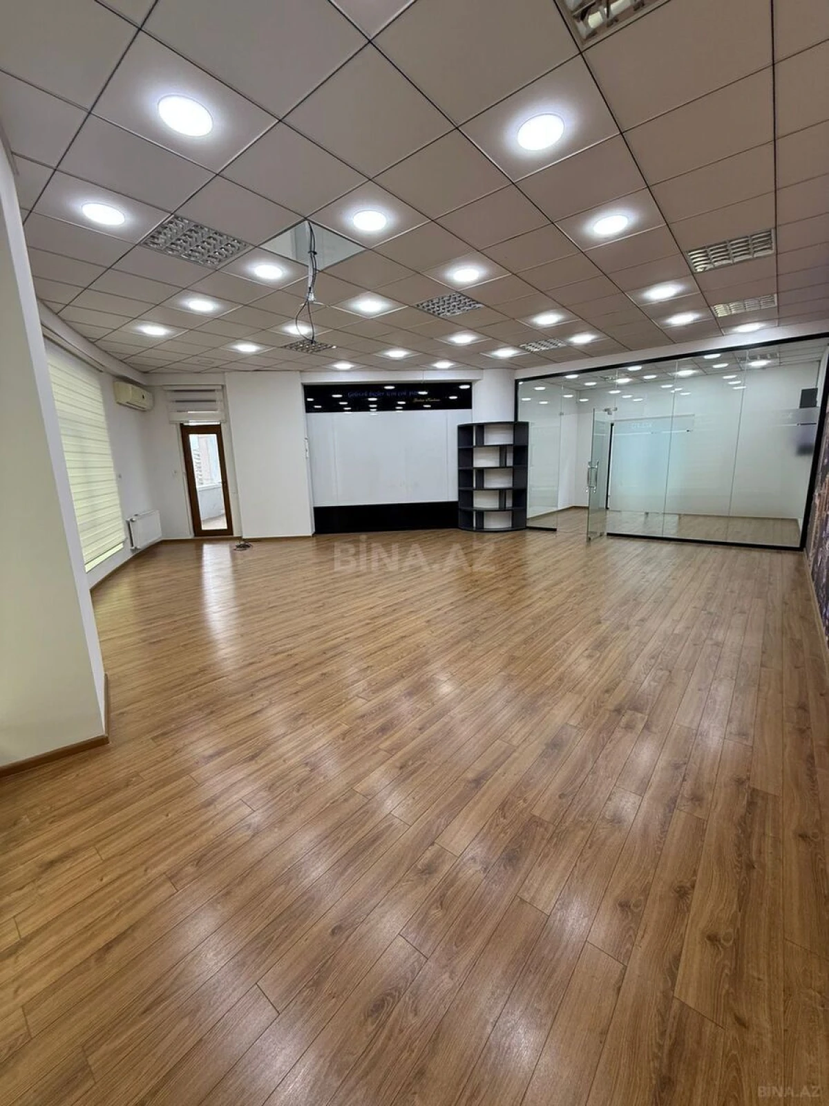 Kirayə verilir 2 otaqlı ofis 70 m²