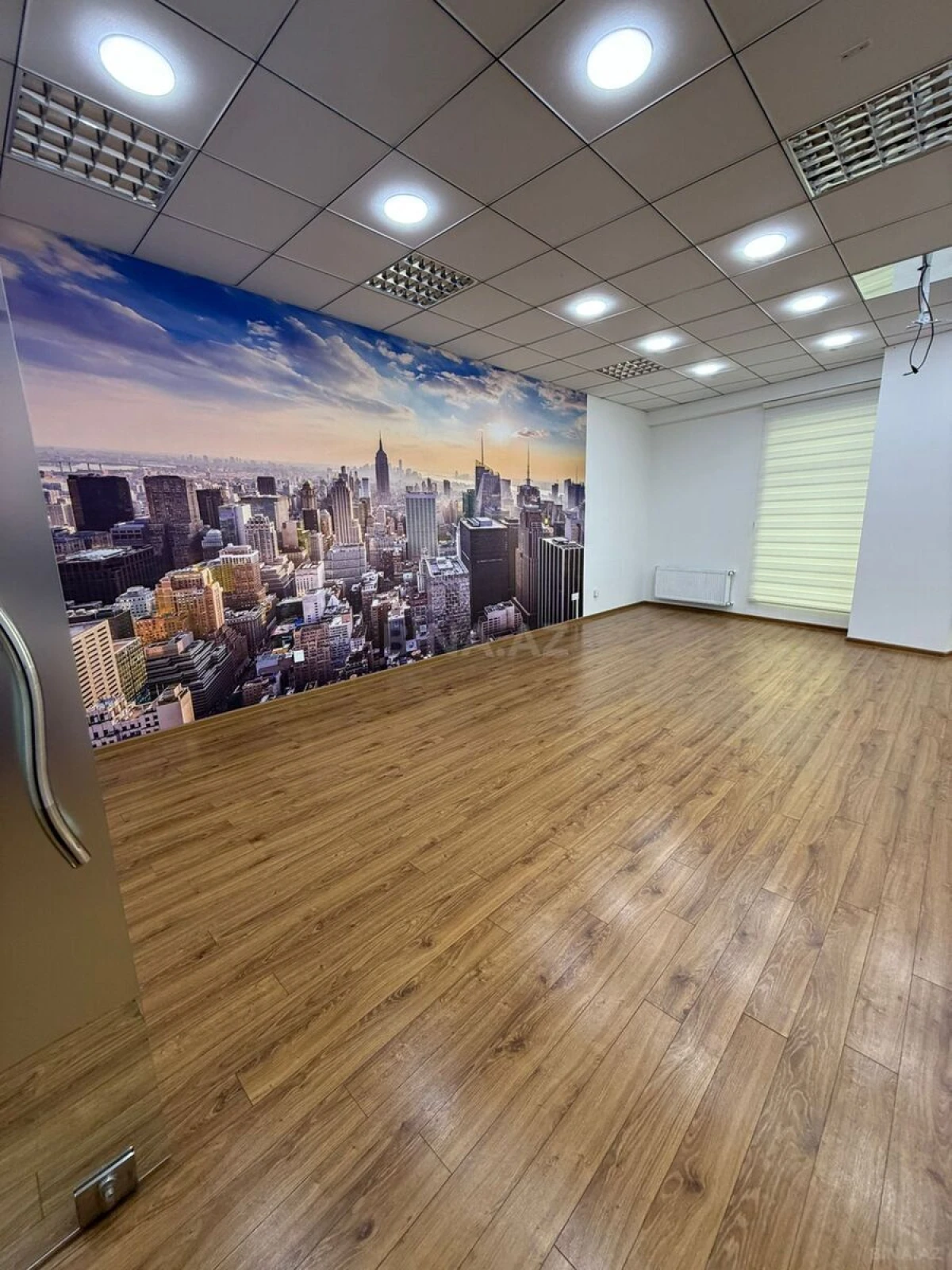 Kirayə verilir 2 otaqlı ofis 70 m²