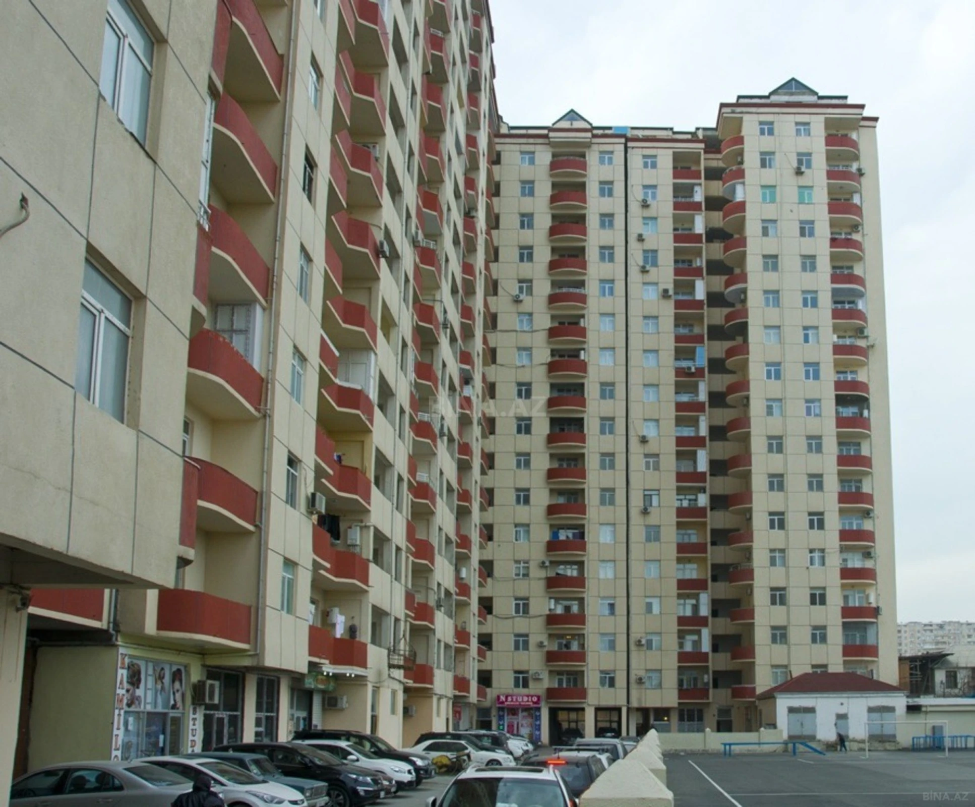 Satılır 3 otaqlı mənzil 130 m²