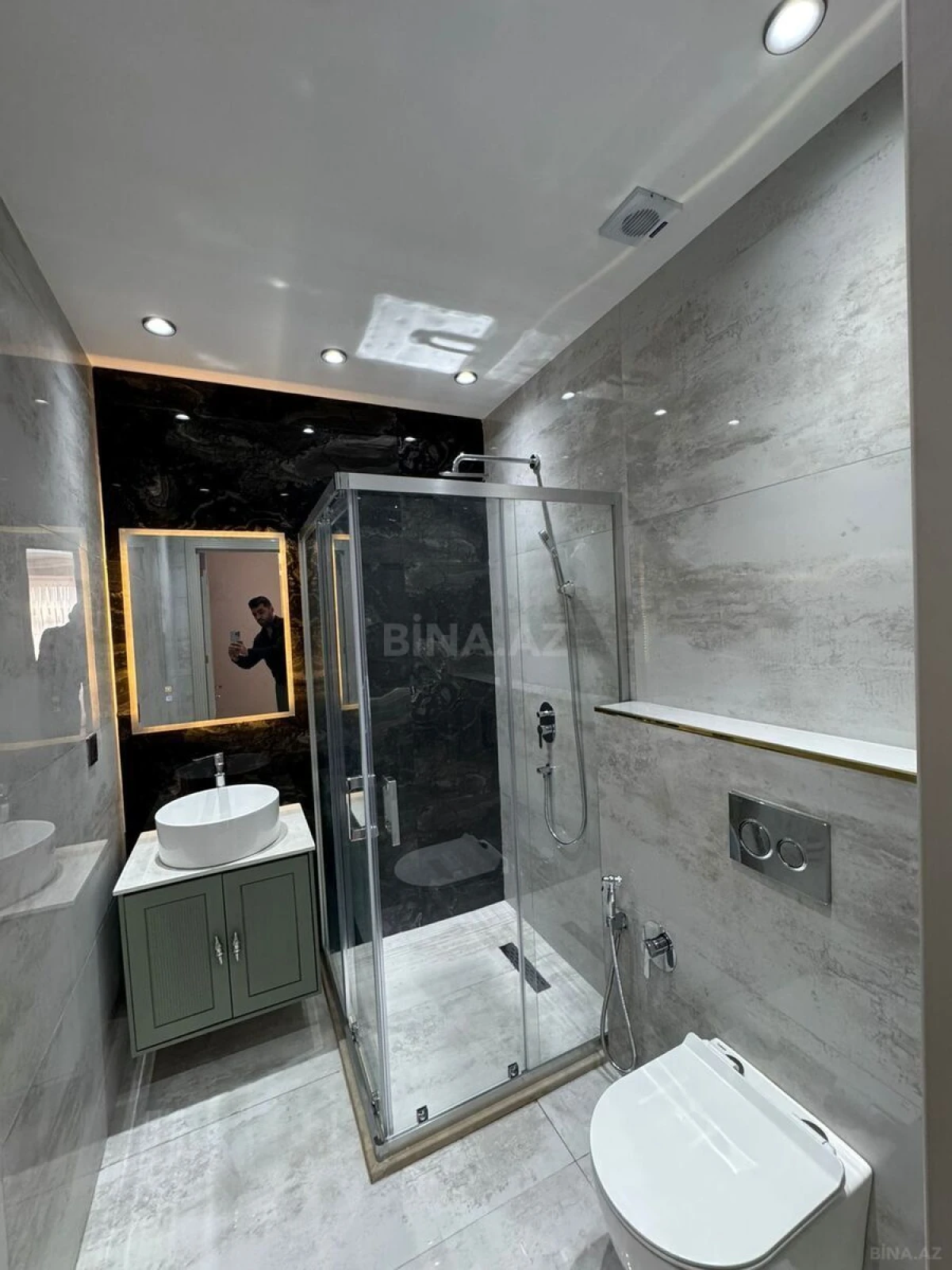 Satılır 3 otaqlı mənzil 140 m²