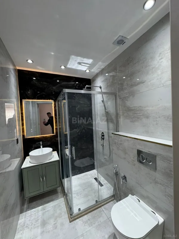 Satılır 3 otaqlı mənzil 140 m²