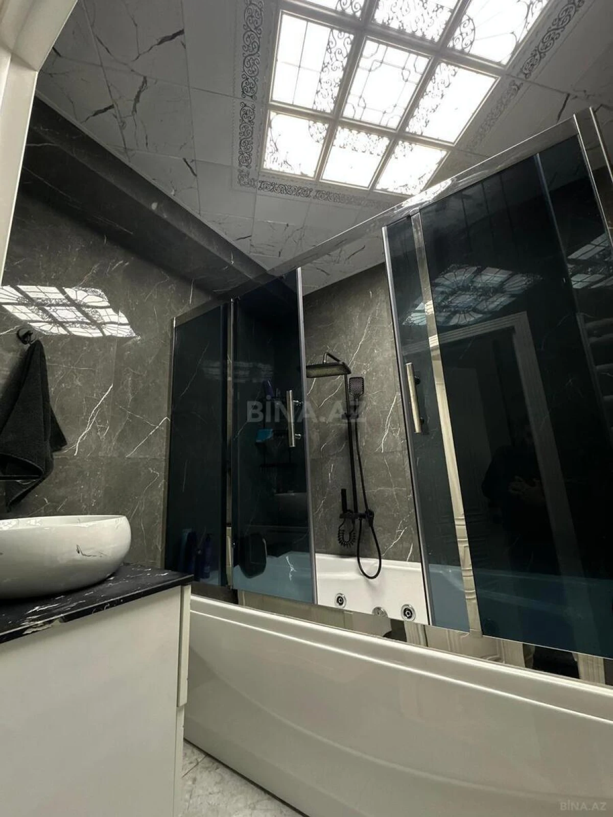 Kirayə verilir 4 otaqlı mənzil 130 m²