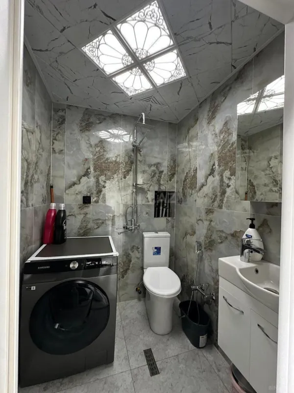 Kirayə verilir 4 otaqlı mənzil 130 m²