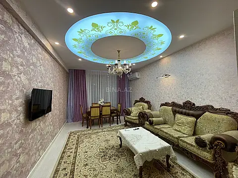 Satılır 3 otaqlı mənzil 157 m²