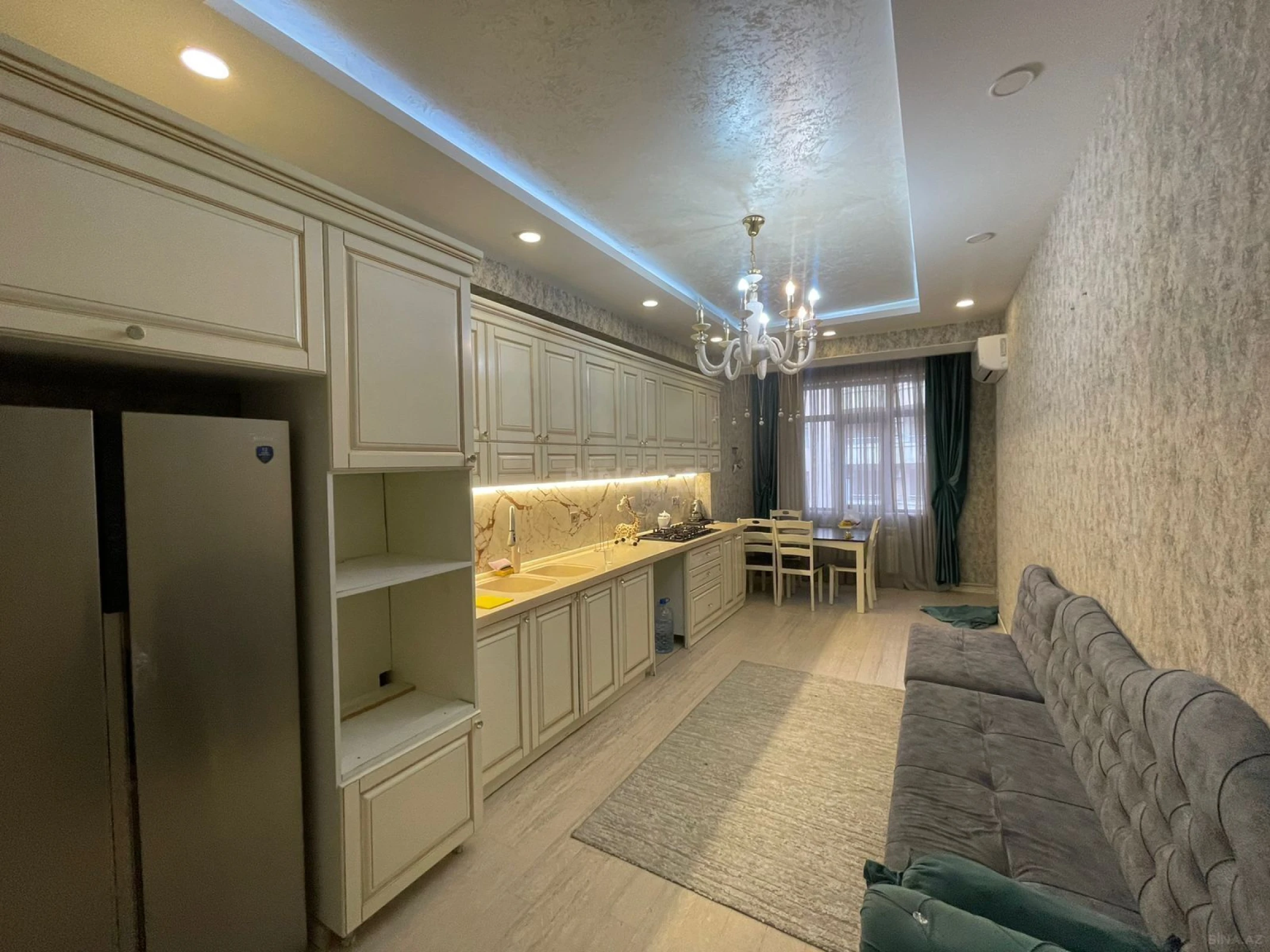 Satılır 3 otaqlı mənzil 157 m²