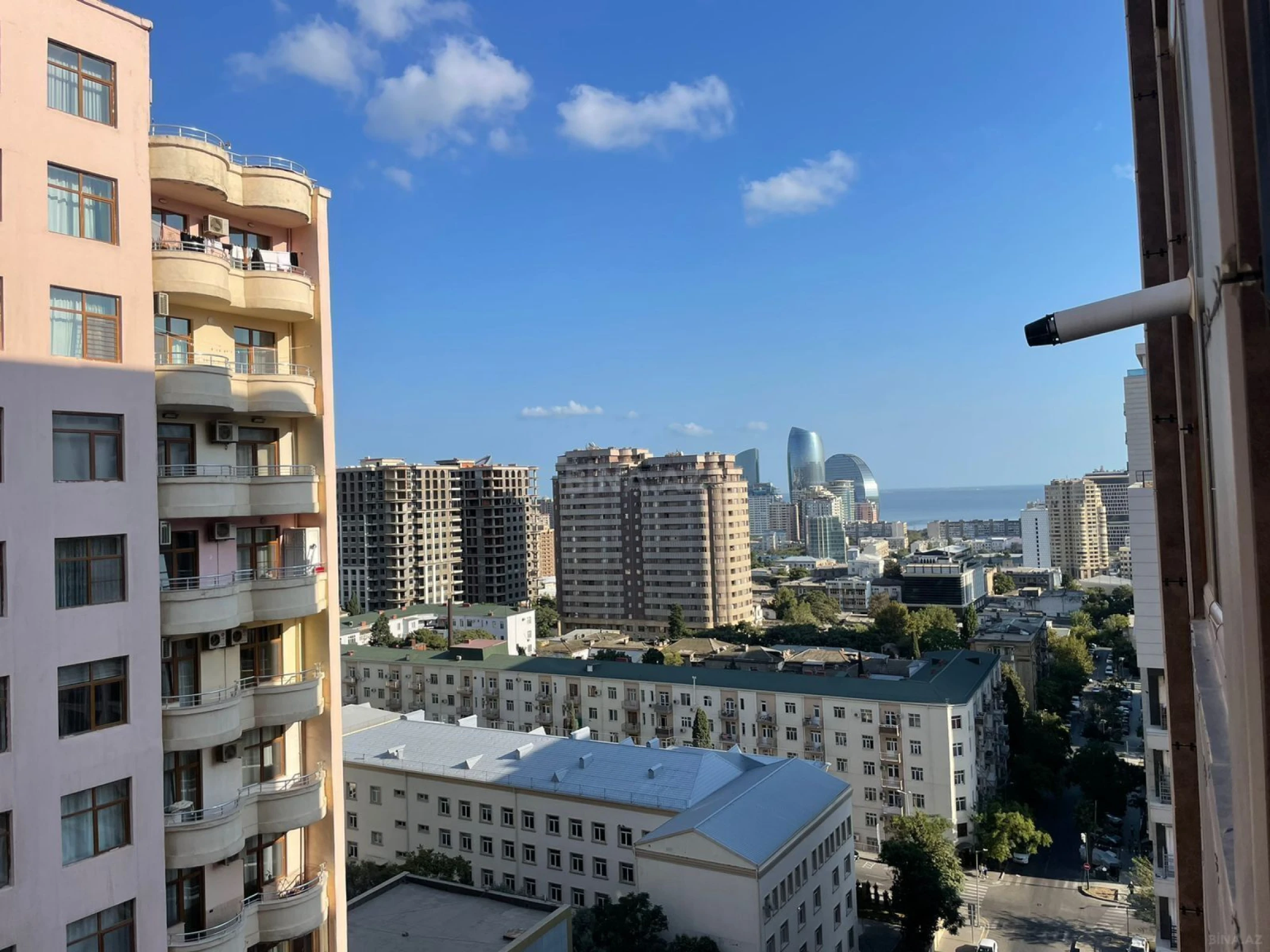 Satılır 3 otaqlı mənzil 157 m²