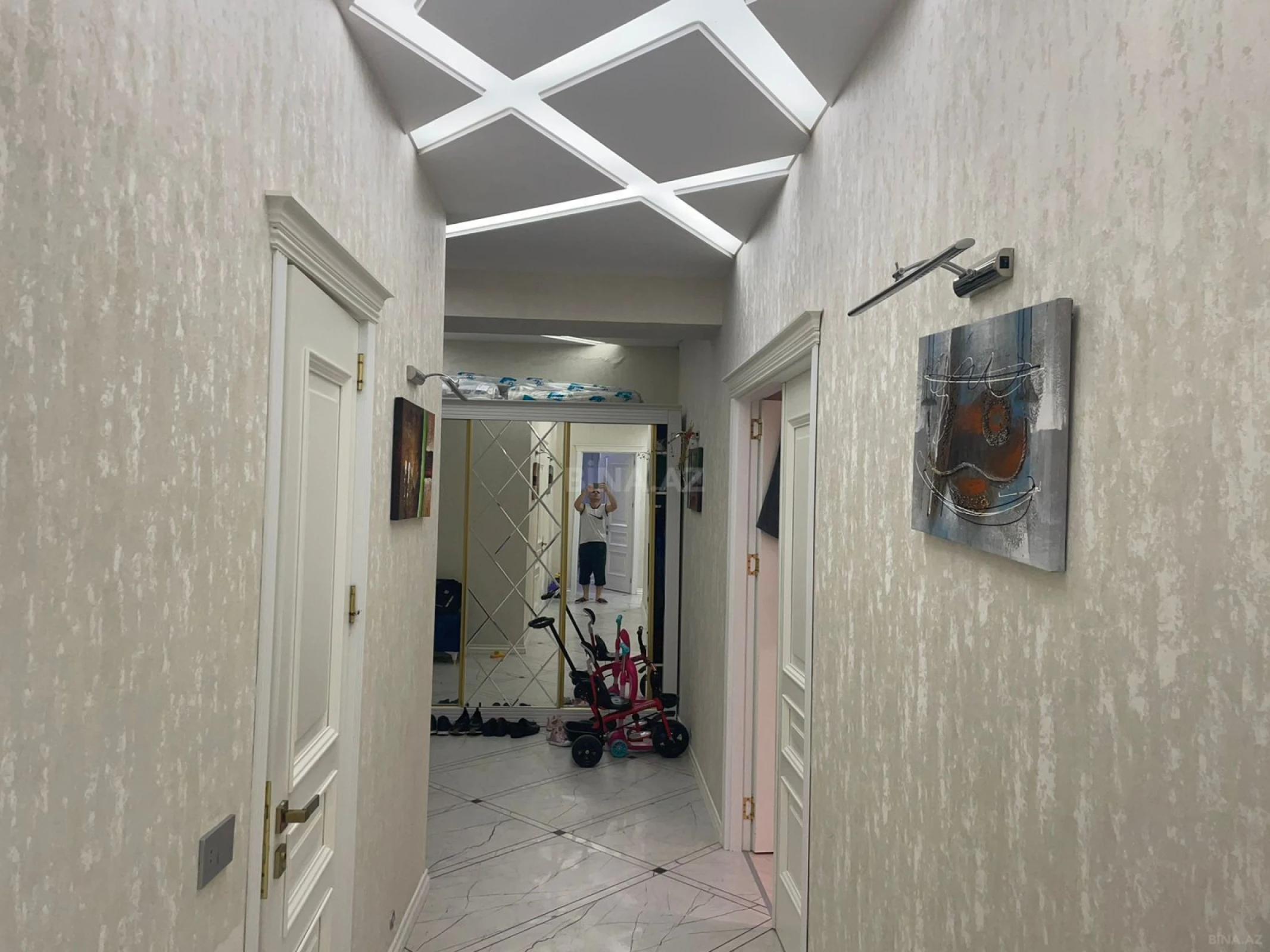 Satılır 4 otaqlı mənzil 139 m²