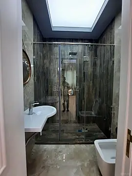 Satılır 4 otaqlı mənzil 139 m²