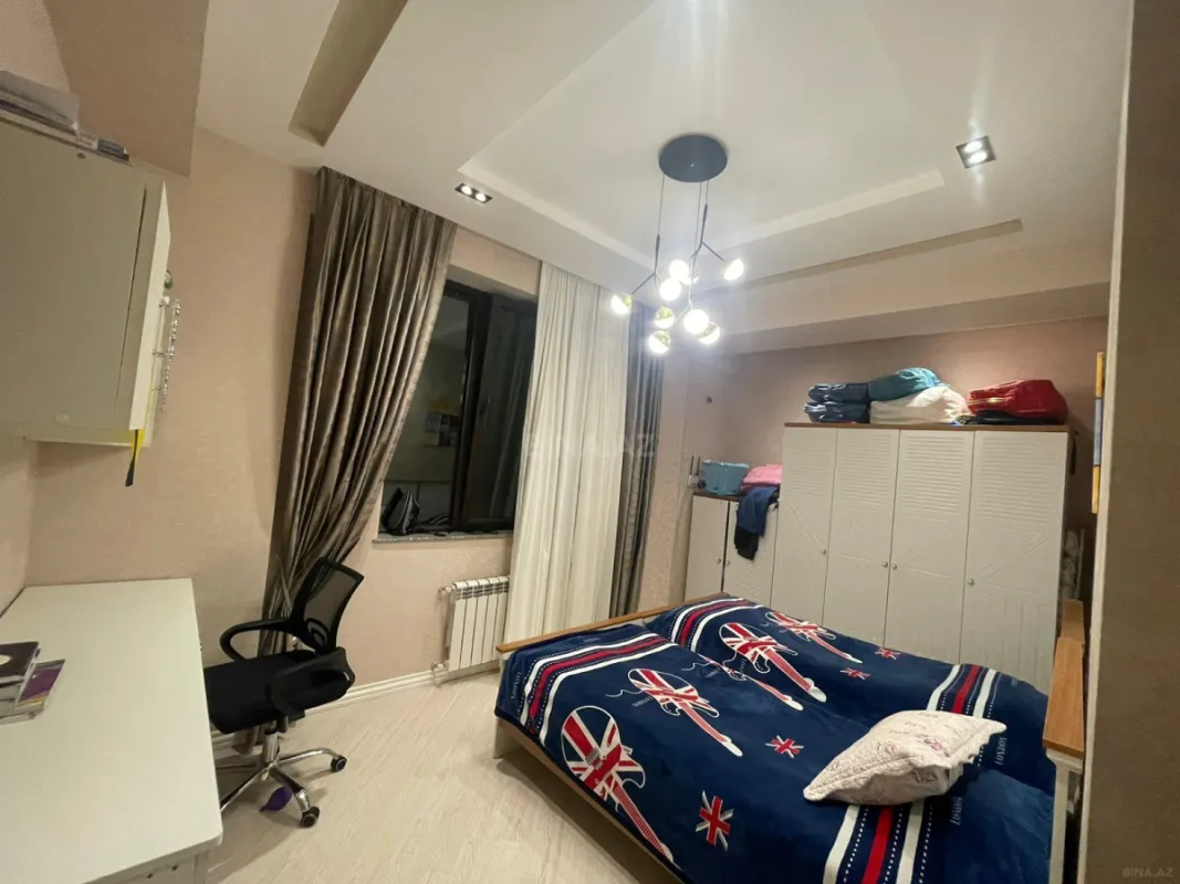 Satılır 4 otaqlı mənzil 139 m²