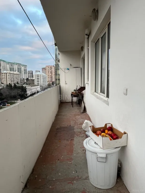 Satılır 4 otaqlı mənzil 110 m²