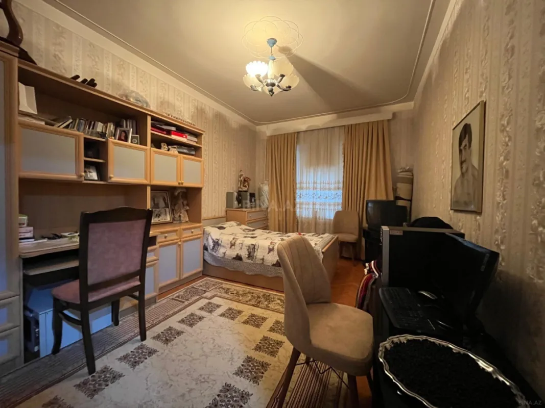 Satılır 4 otaqlı mənzil 110 m²