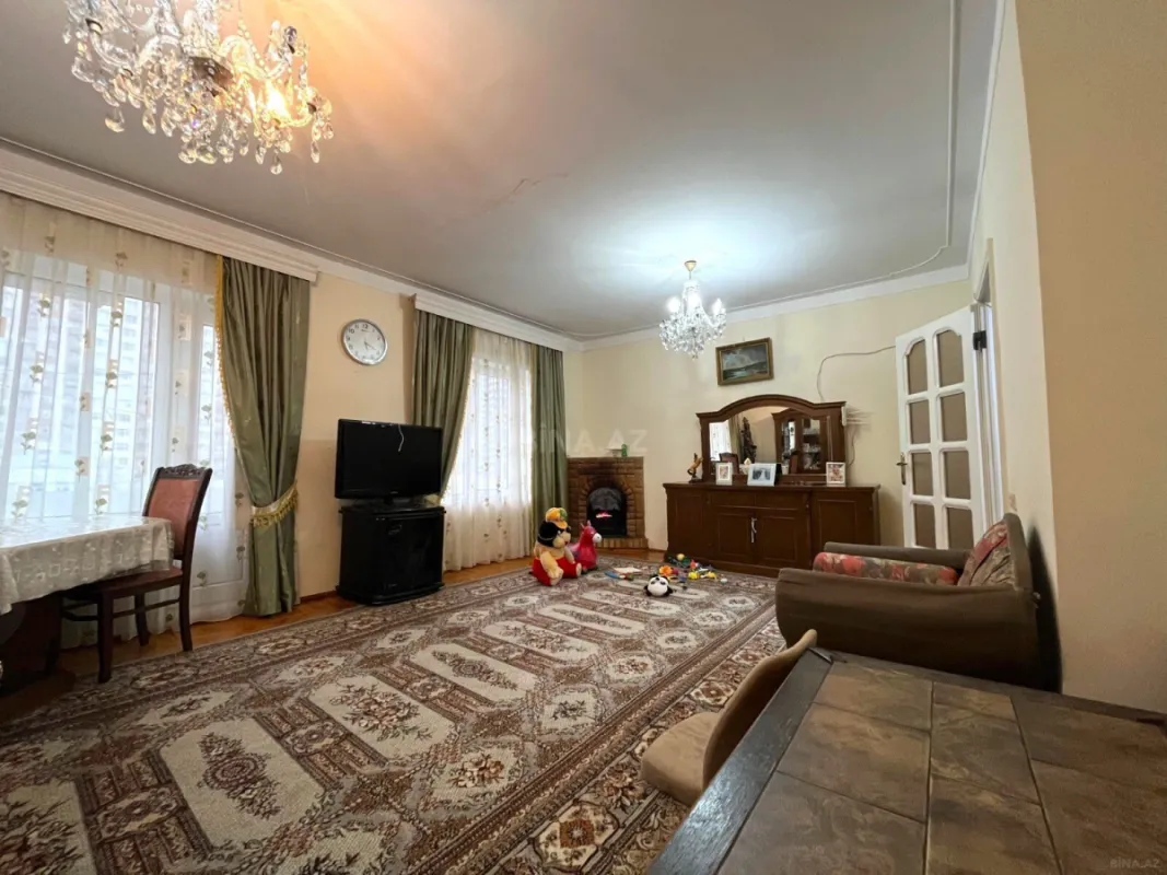 Satılır 4 otaqlı mənzil 110 m²