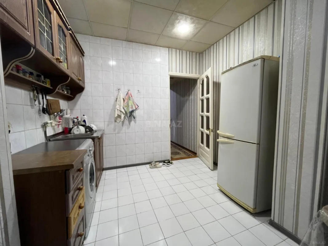 Satılır 4 otaqlı mənzil 110 m²