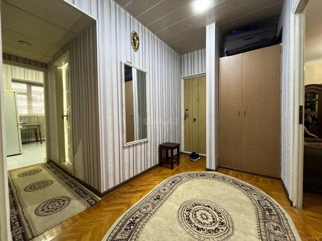 Satılır 4 otaqlı mənzil 110 m²