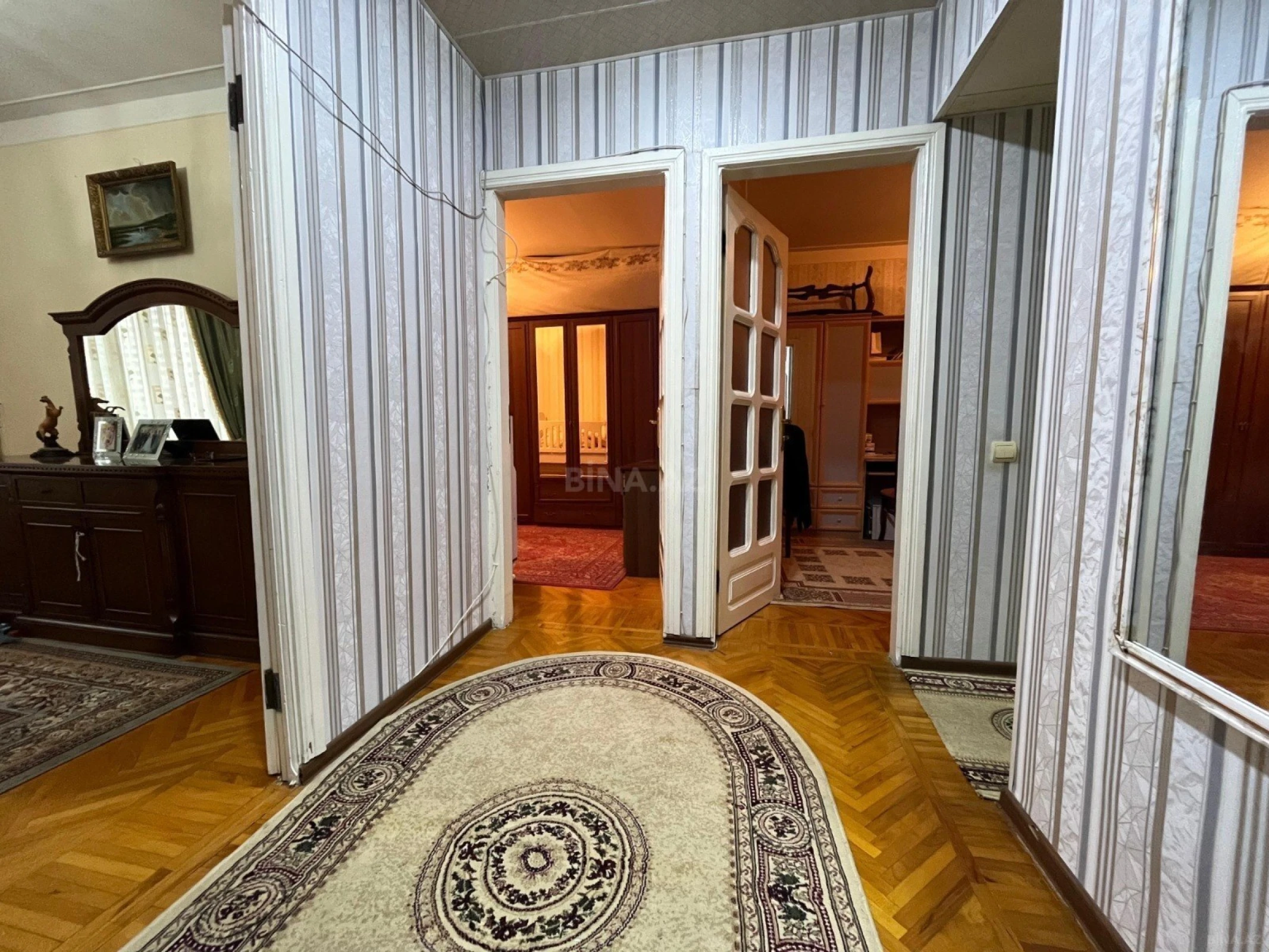 Satılır 4 otaqlı mənzil 110 m²