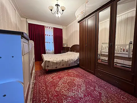 Satılır 4 otaqlı mənzil 110 m²
