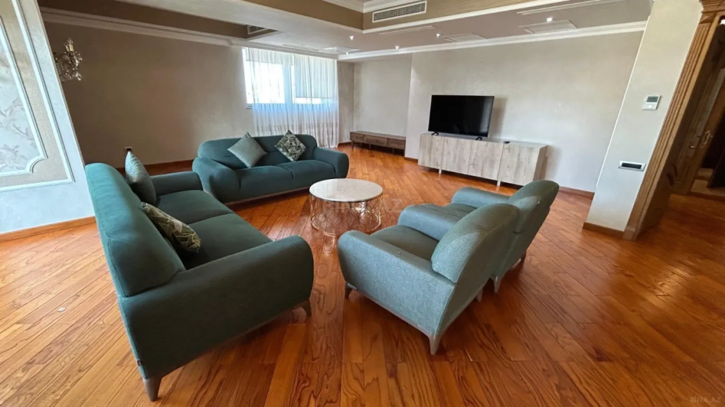 Kirayə verilir 5 otaqlı mənzil 310 m²