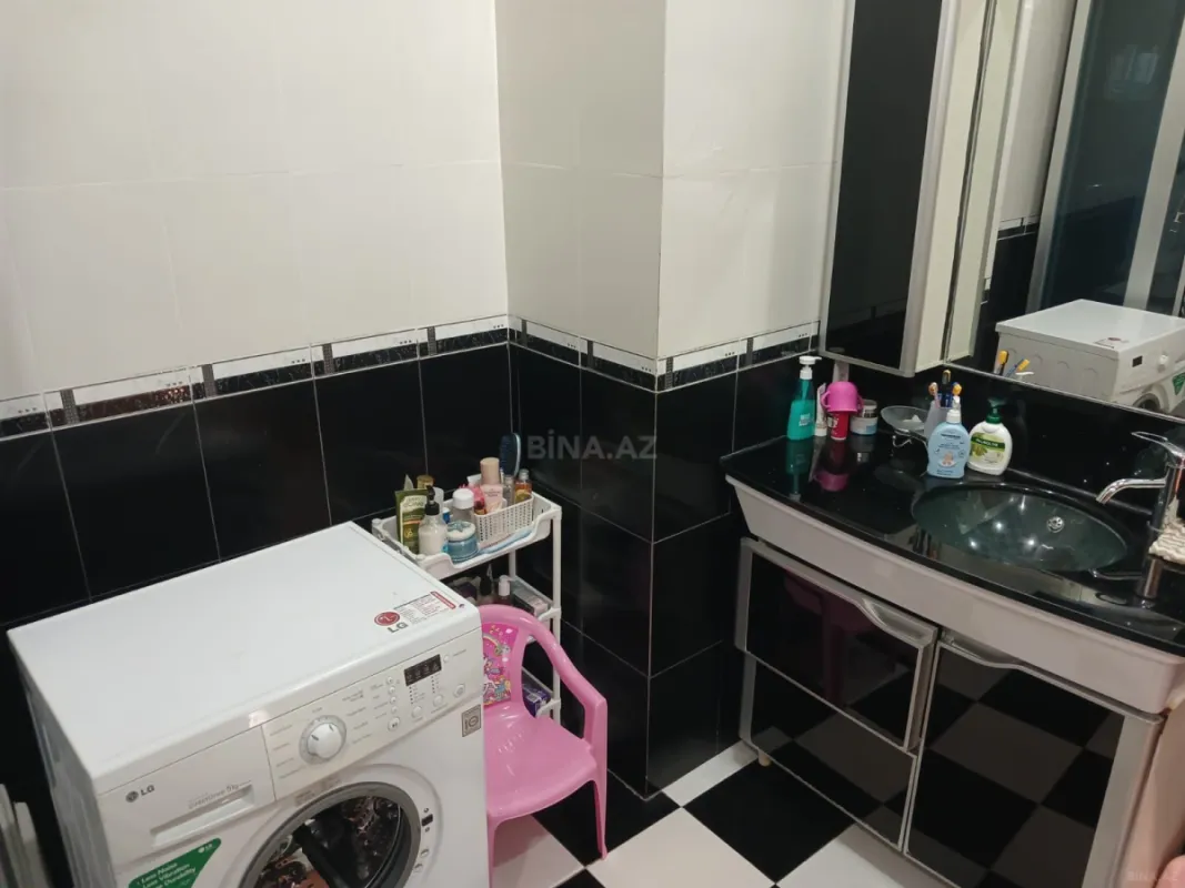 Satılır 3 otaqlı mənzil 137 m²