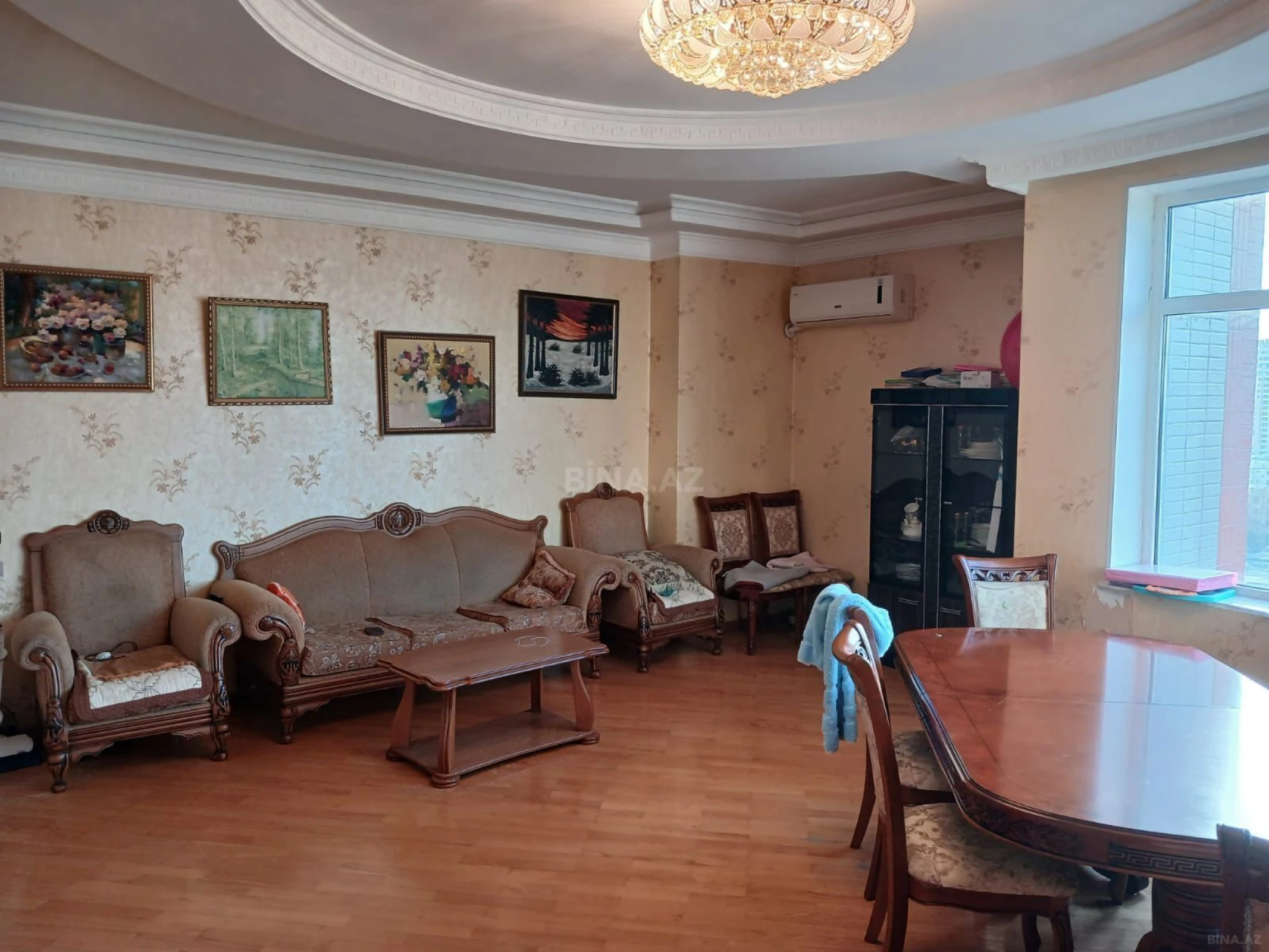 Satılır 3 otaqlı mənzil 137 m²