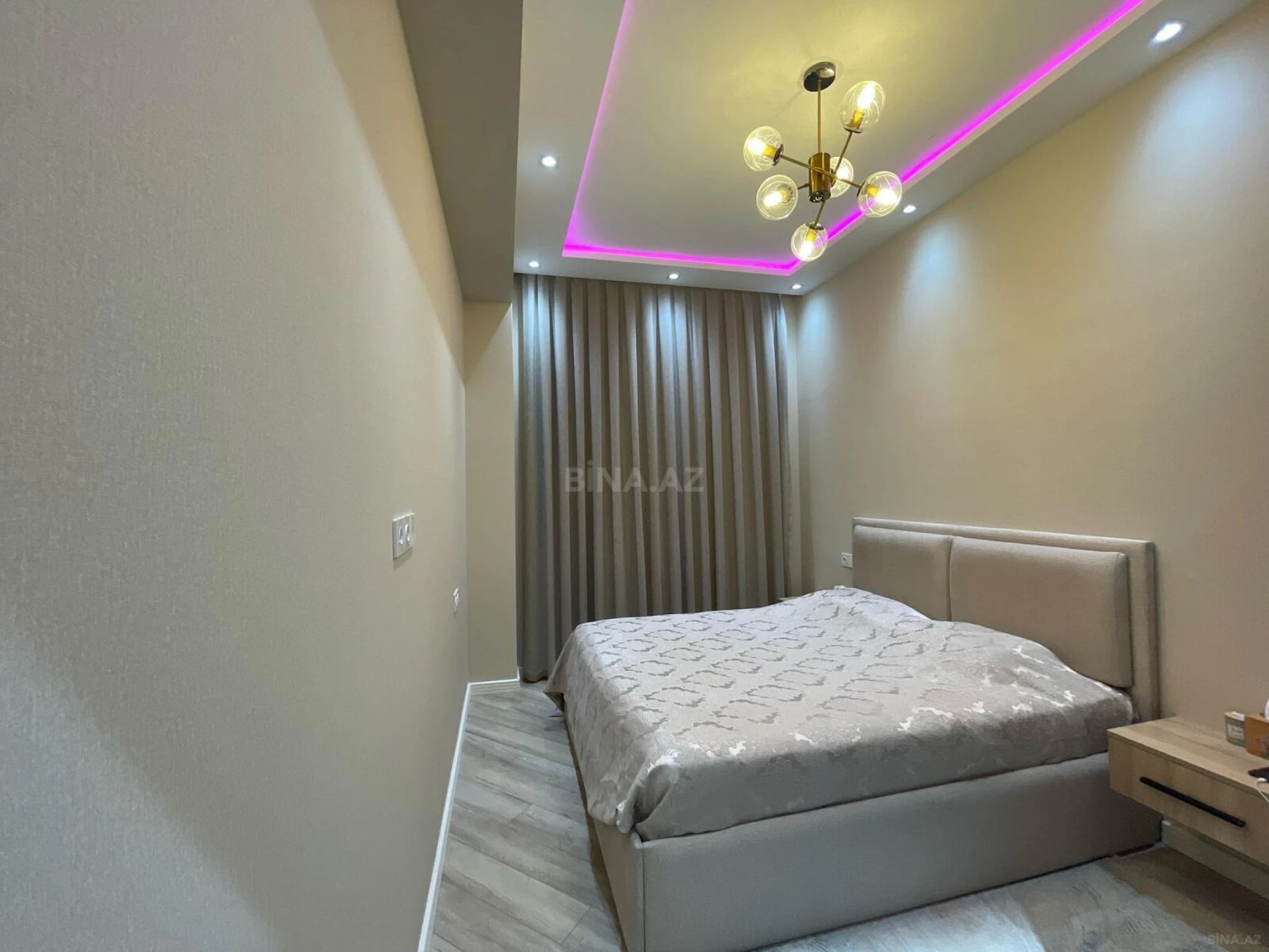 Satılır 2 otaqlı mənzil 72 m²