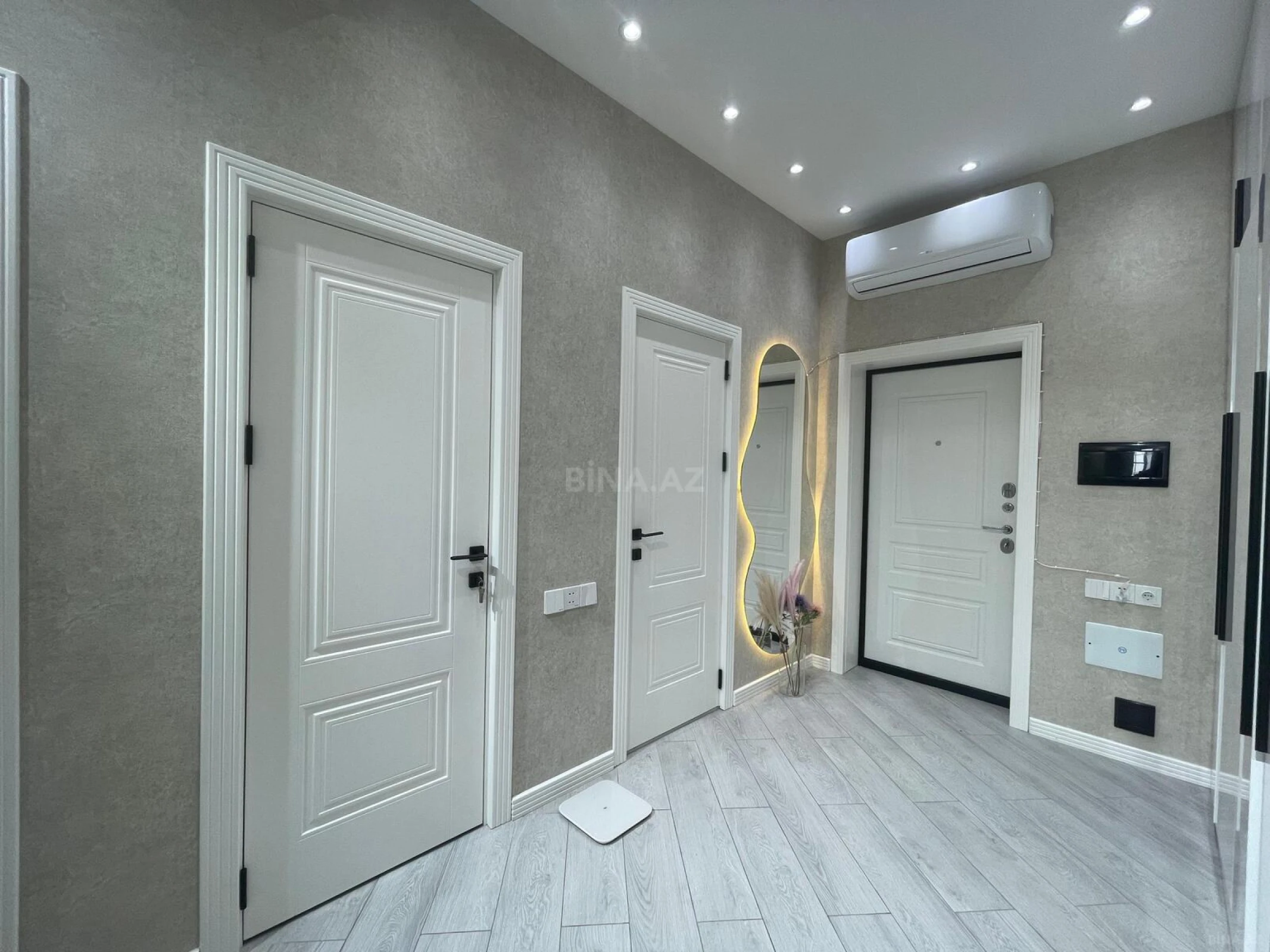Satılır 2 otaqlı mənzil 72 m²