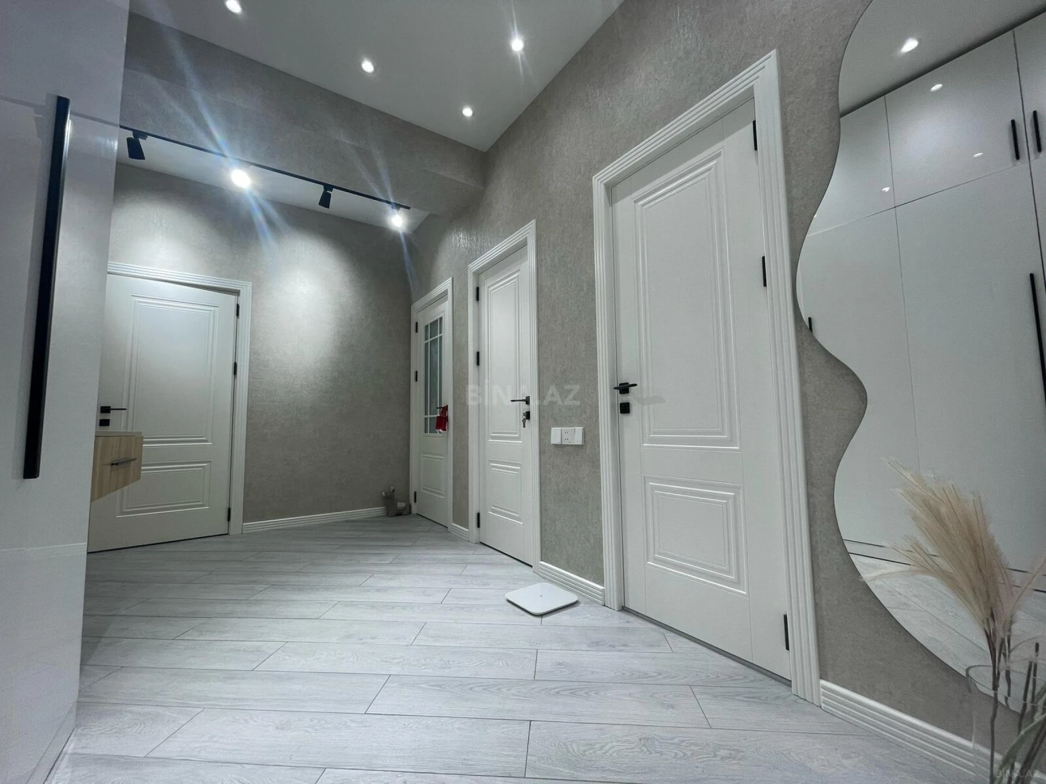 Satılır 2 otaqlı mənzil 72 m²