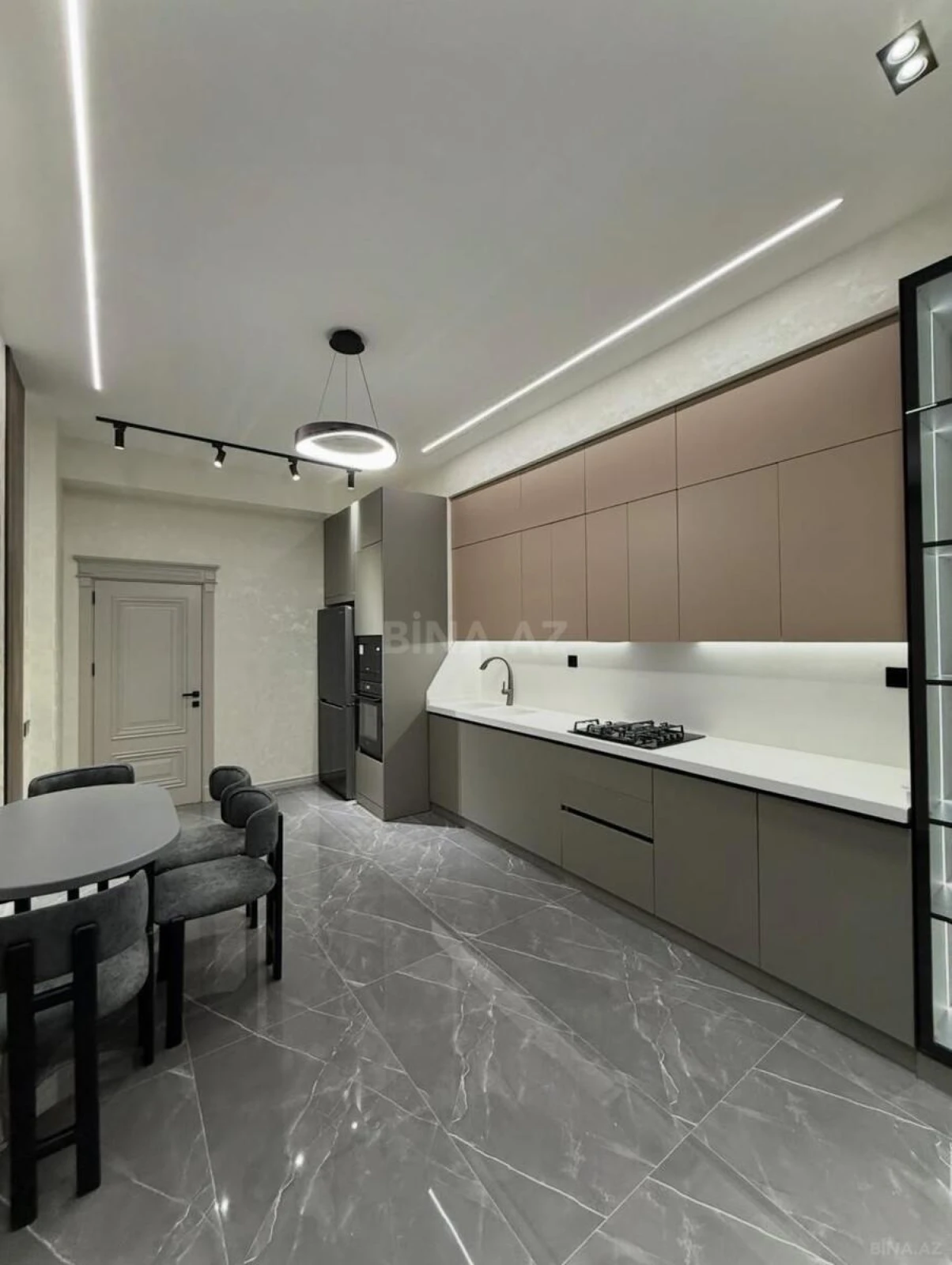 Kirayə verilir 2 otaqlı mənzil 75 m²