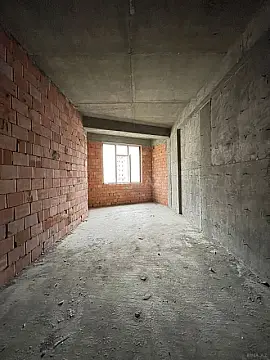 Satılır 5 otaqlı mənzil 218 m²