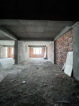 Satılır 5 otaqlı mənzil 218 m²