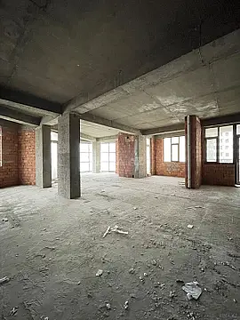 Satılır 5 otaqlı mənzil 218 m²