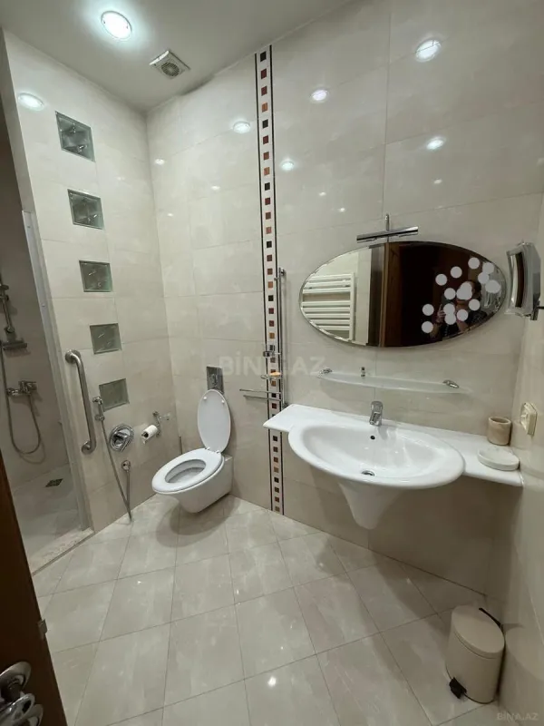 Satılır 4 otaqlı mənzil 218 m²