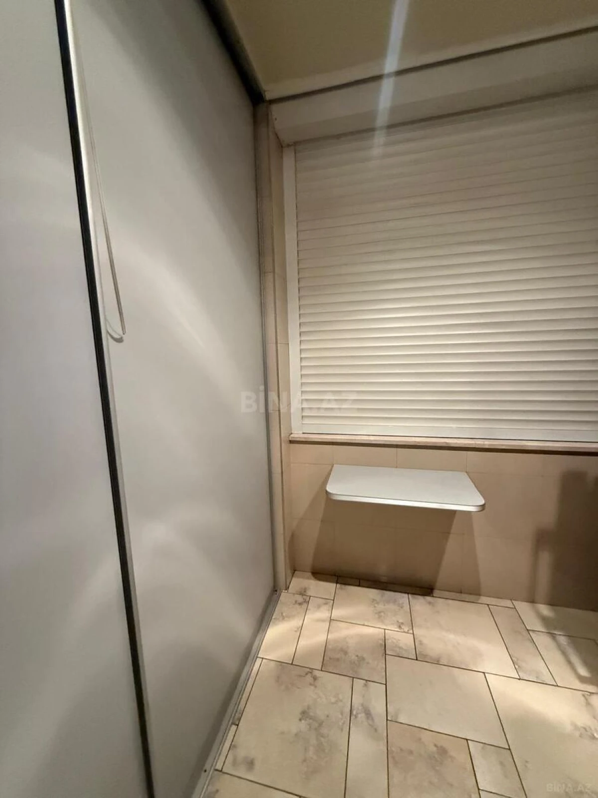 Satılır 4 otaqlı mənzil 218 m²