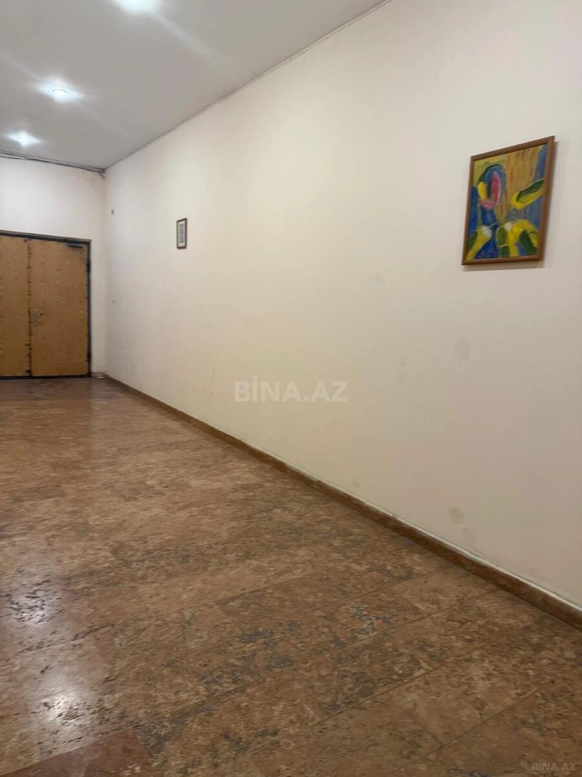 Satılır 4 otaqlı mənzil 218 m²