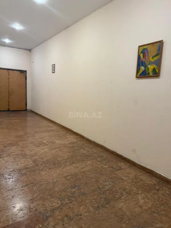 Satılır 4 otaqlı mənzil 218 m²