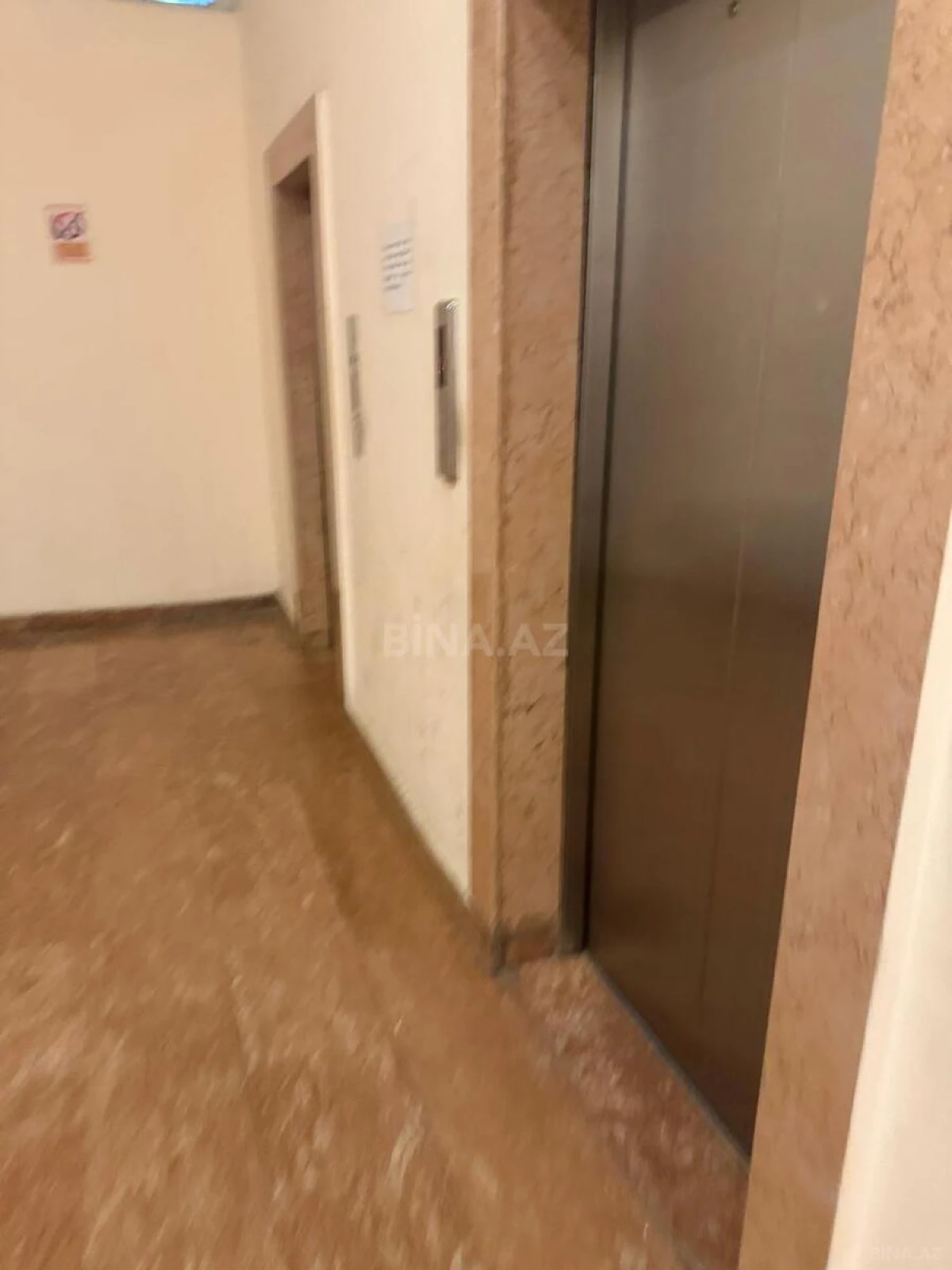 Satılır 4 otaqlı mənzil 218 m²