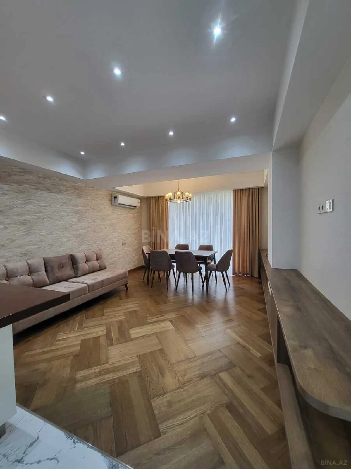 Kirayə verilir 3 otaqlı mənzil 120 m²
