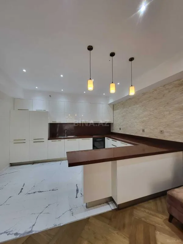 Kirayə verilir 3 otaqlı mənzil 120 m²