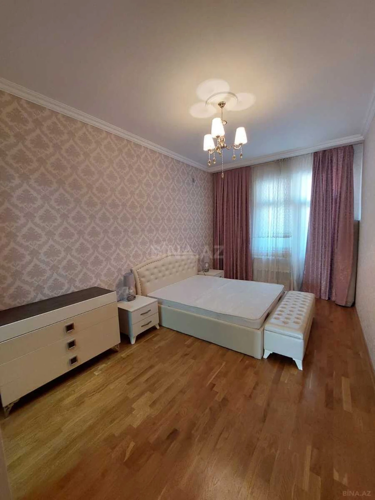 Satılır 3 otaqlı mənzil 110 m²