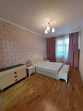 Satılır 3 otaqlı mənzil 110 m²