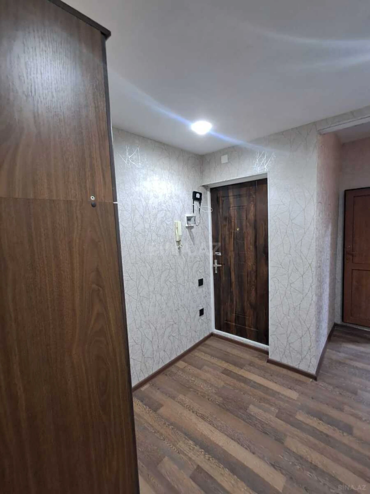 Satılır 2 otaqlı mənzil 64 m²