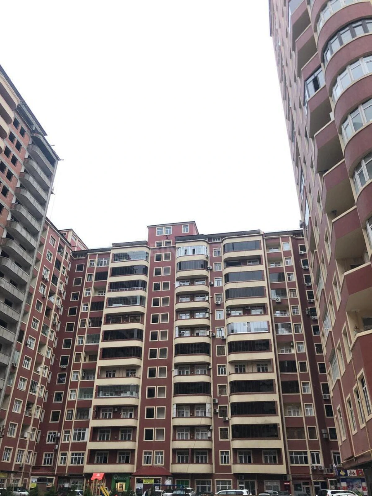 Kirayə verilir 2 otaqlı mənzil 65 m²