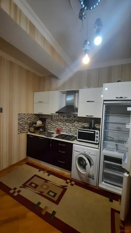 Kirayə verilir 2 otaqlı mənzil 65 m²