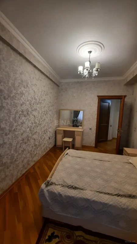 Kirayə verilir 2 otaqlı mənzil 65 m²