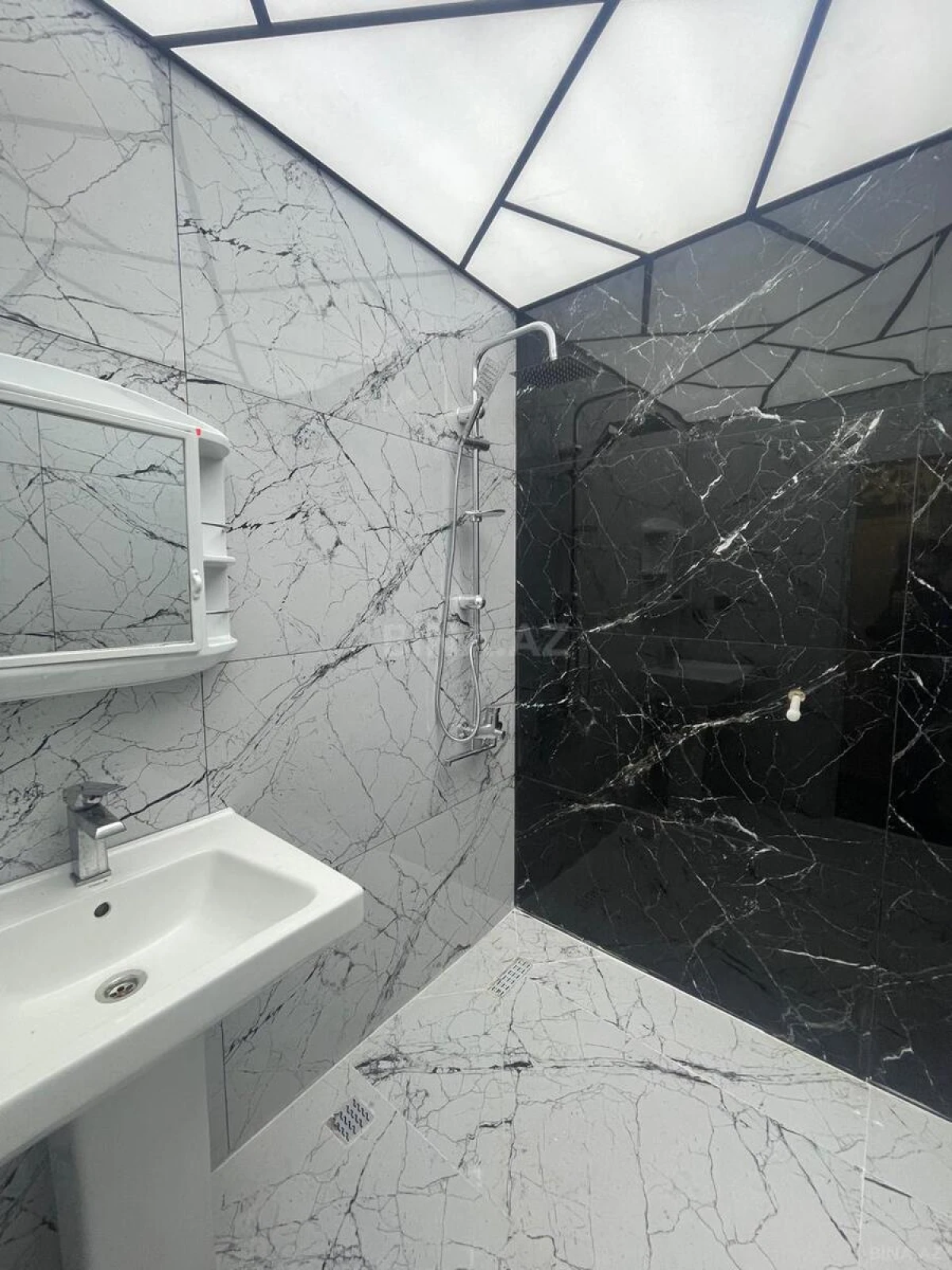 Satılır 2 otaqlı mənzil 35 m²