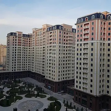 Satılır 4 otaqlı mənzil 185 m²