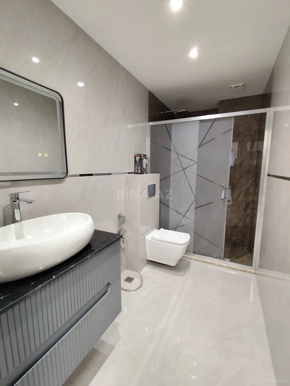 Satılır 3 otaqlı mənzil 128 m²