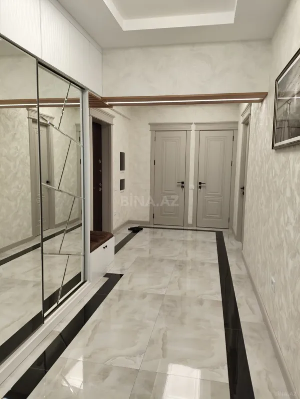Satılır 3 otaqlı mənzil 128 m²